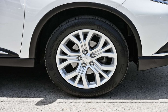 2021 Mitsubishi Outlander ES