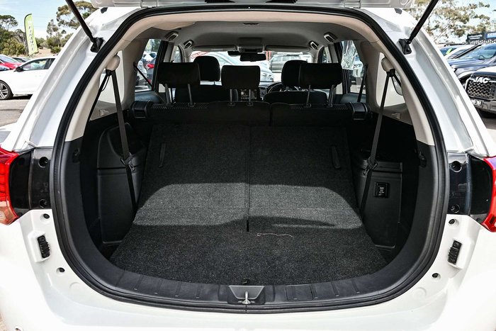 2021 Mitsubishi Outlander ES