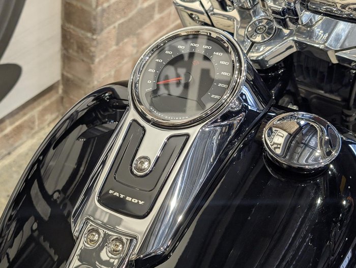 2022 Harley-Davidson Fat Boy 114 (FLFBS) Softail Black