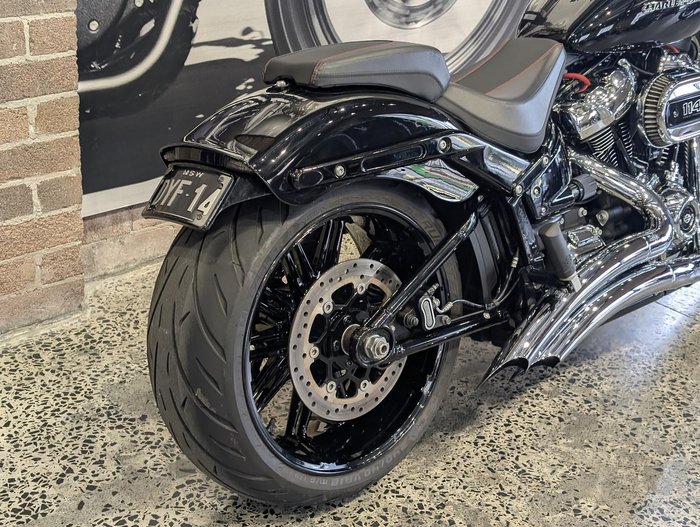 2017 Harley-Davidson Breakout 114 (FXBRS) Softail Black