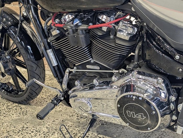 2017 Harley-Davidson Breakout 114 (FXBRS) Softail Black