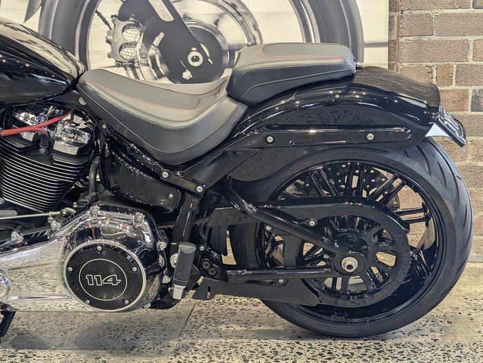 2017 Harley-Davidson Breakout 114 (FXBRS) Softail Black