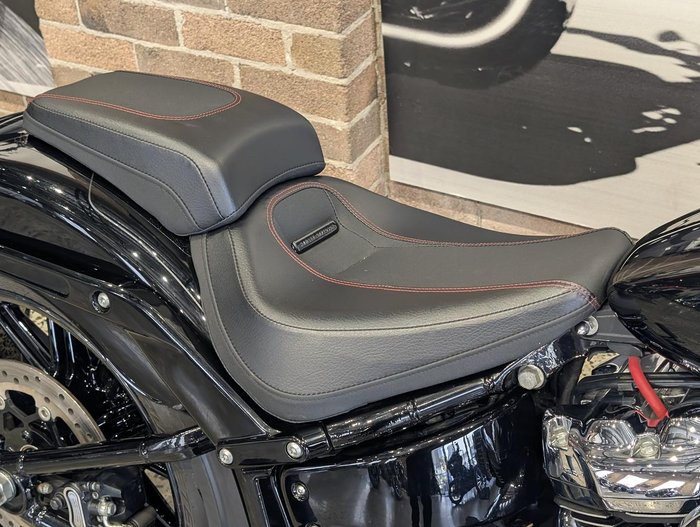 2017 Harley-Davidson Breakout 114 (FXBRS) Softail Black