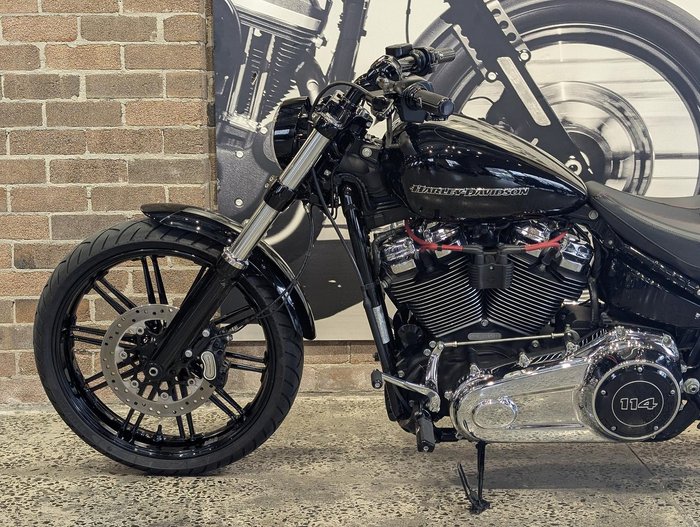 2017 Harley-Davidson Breakout 114 (FXBRS) Softail Black