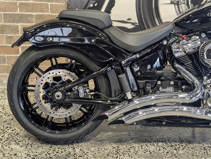 2017 Harley-Davidson Breakout 114 (FXBRS) Softail Black