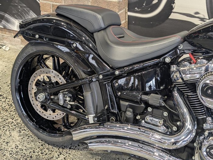 2017 Harley-Davidson Breakout 114 (FXBRS) Softail Black