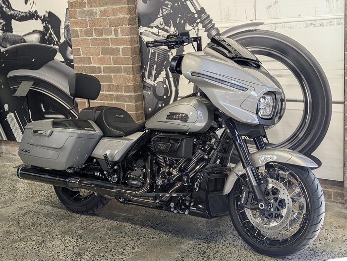 2023 Harley-Davidson CVO Street Glide 121 (FLHXSE) Touring