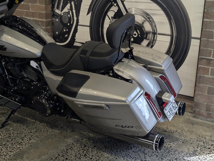 2023 Harley-Davidson CVO Street Glide 121 (FLHXSE) Touring