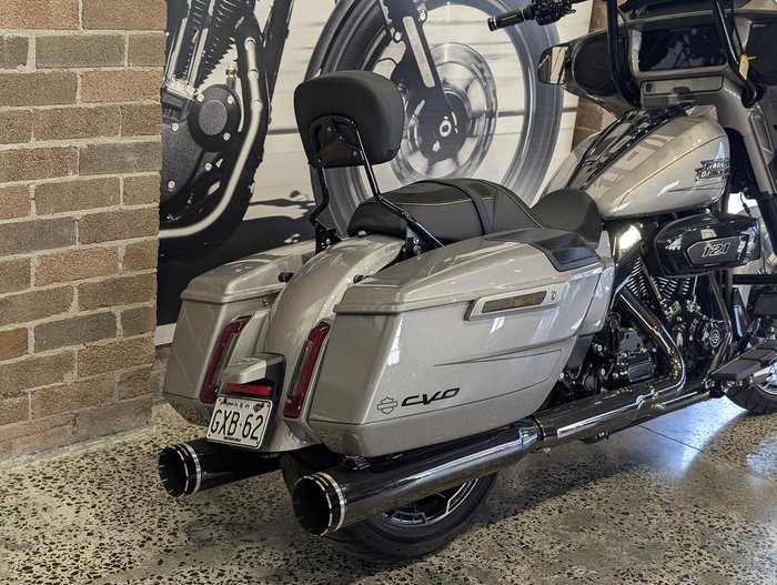 2023 Harley-Davidson CVO Street Glide 121 (FLHXSE) Touring
