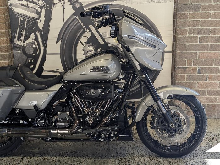 2023 Harley-Davidson CVO Street Glide 121 (FLHXSE) Touring