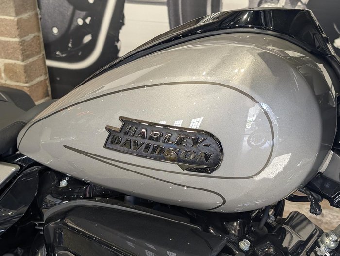 2023 Harley-Davidson CVO Street Glide 121 (FLHXSE) Touring