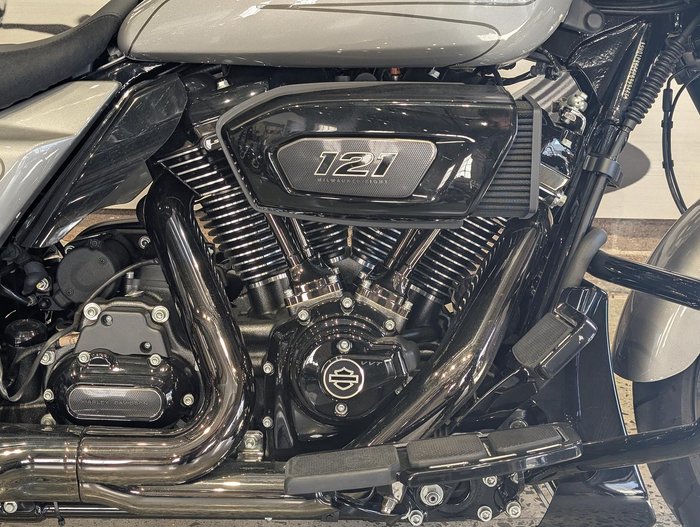 2023 Harley-Davidson CVO Street Glide 121 (FLHXSE) Touring