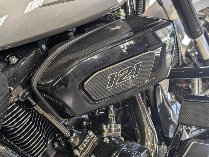 2023 Harley-Davidson CVO Street Glide 121 (FLHXSE) Touring