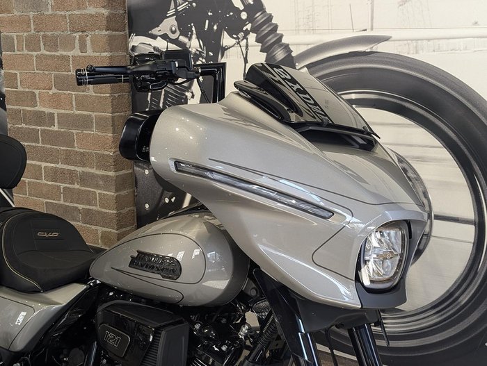 2023 Harley-Davidson CVO Street Glide 121 (FLHXSE) Touring