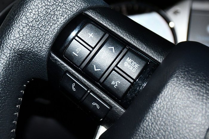 2022 Toyota Hilux SR5