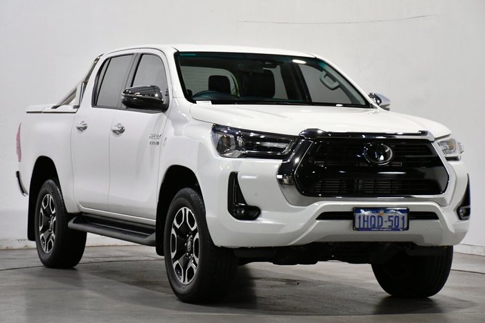 2022 Toyota Hilux SR5