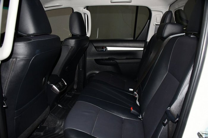 2022 Toyota Hilux SR5