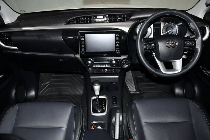 2022 Toyota Hilux SR5