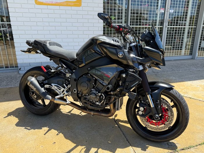 2016 YAMAHA MT-10