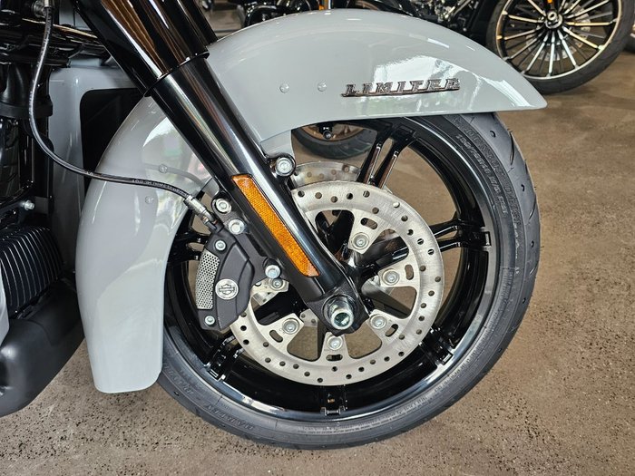 2024 Harley-davidson FLHTK ULTRA LIMITED Vivid Black