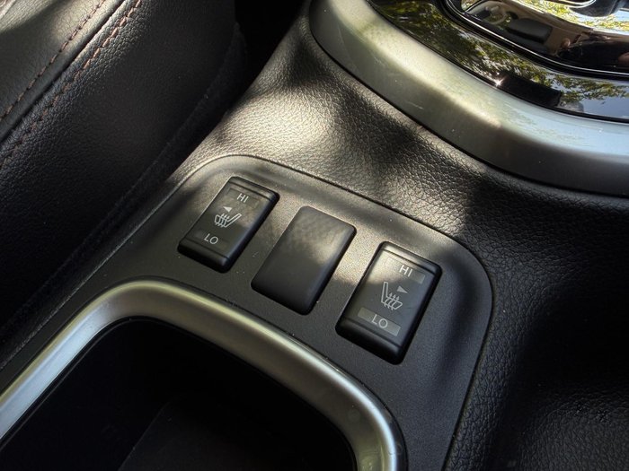 2025 Nissan Navara ST-X