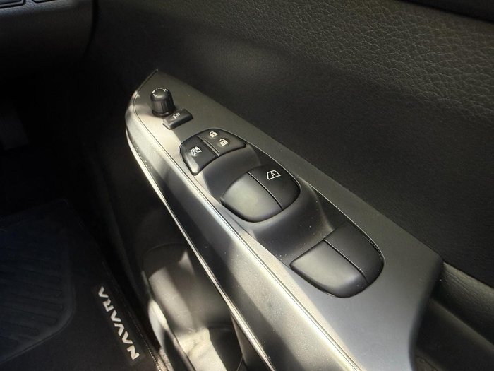 2025 Nissan Navara ST-X