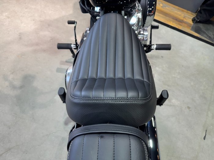 2025 Harley-davidson FXBB STREET BOB (117) Vivid Black