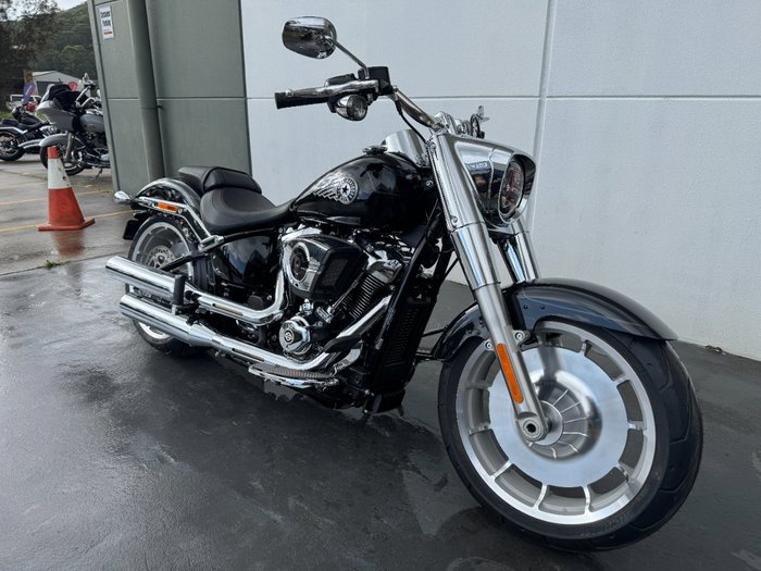 2025 Harley-davidson FLFB FAT BOY (117) Vivid Black