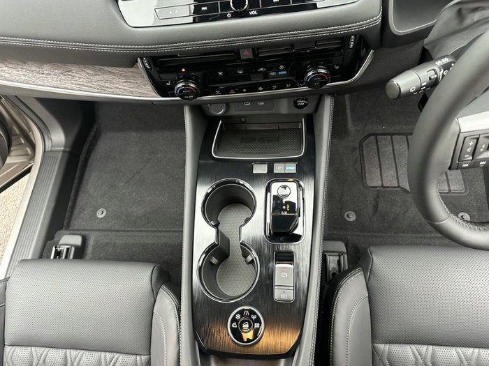 2025 Nissan X-TRAIL TI-L E-POWER