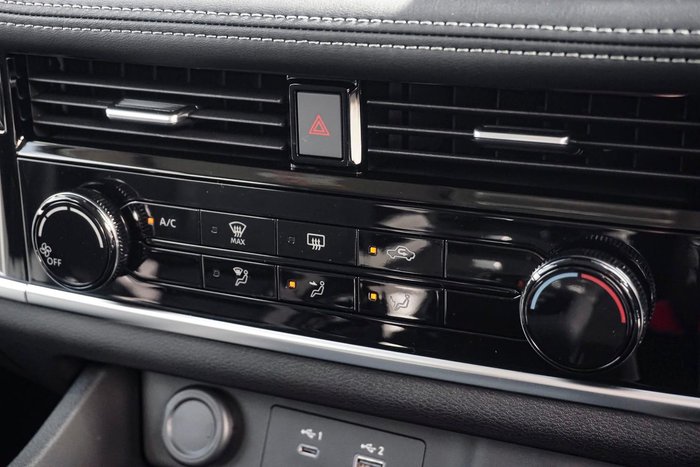 2025 Nissan X-TRAIL ST