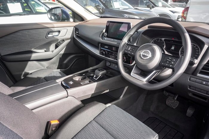 2025 Nissan X-TRAIL ST