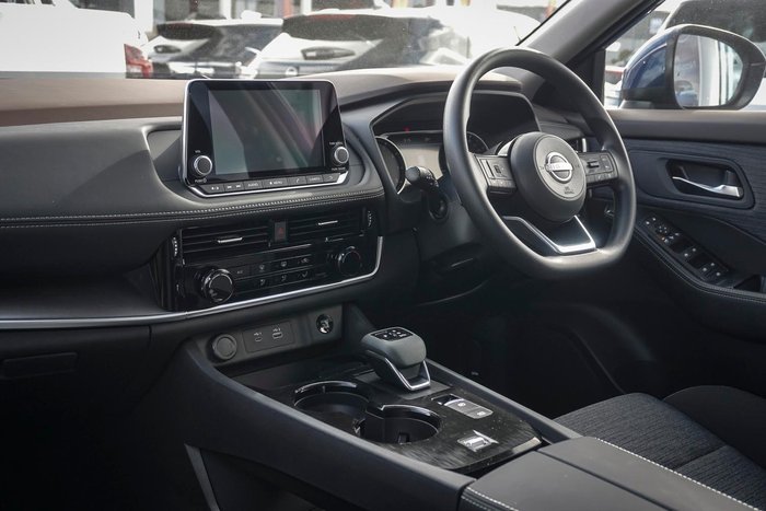 2025 Nissan X-TRAIL ST