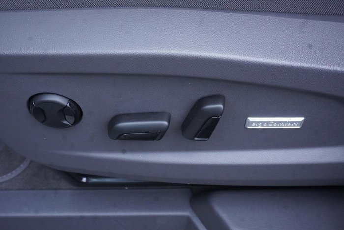 2025 Volkswagen Multivan TDI360 Life