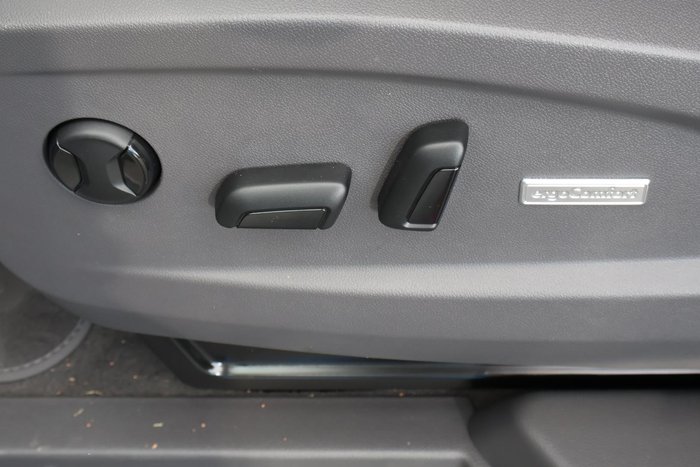 2025 Volkswagen Multivan TDI360 Life