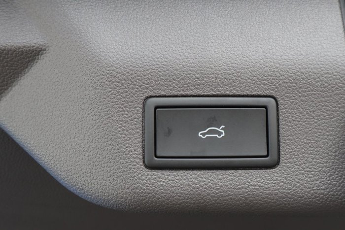 2025 Volkswagen Multivan TDI360 Life