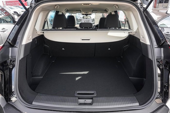 2025 Nissan X-TRAIL ST