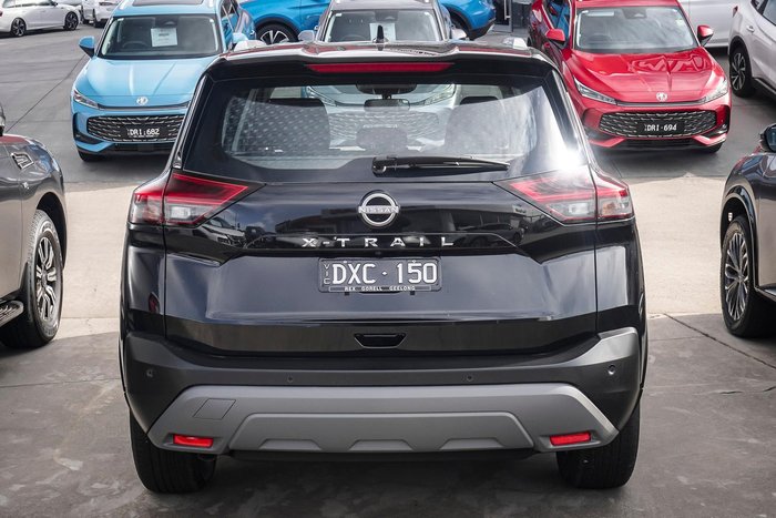 2025 Nissan X-TRAIL ST