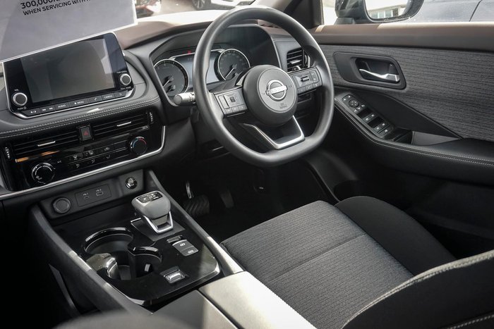 2025 Nissan X-TRAIL ST