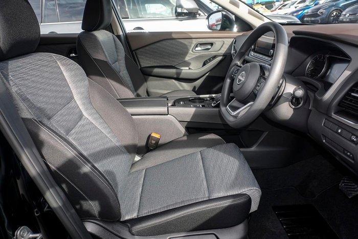 2025 Nissan X-TRAIL ST