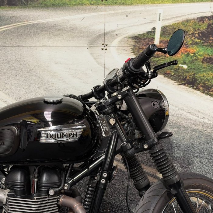 2012 Triumph BONNEVILLE Black