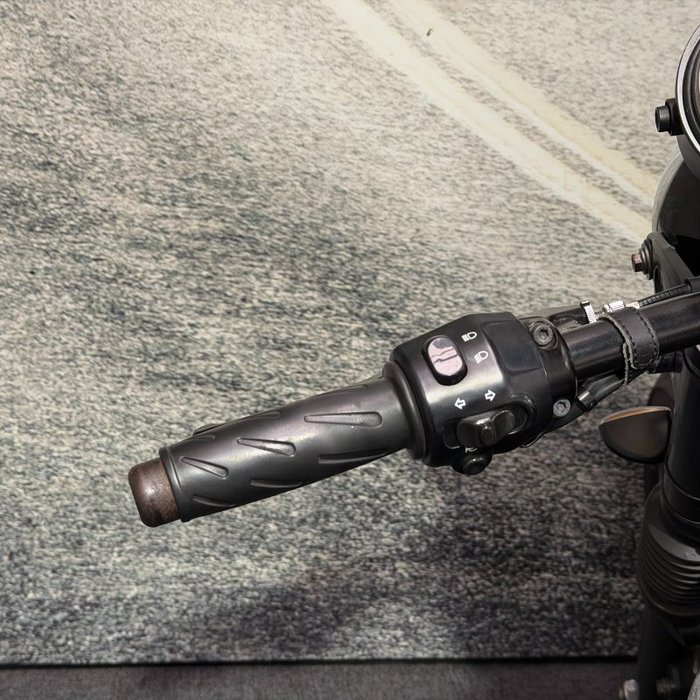 2012 Triumph BONNEVILLE Black