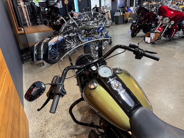 2017 Harley-davidson FLHRXS ROAD KING SPECIAL Beige