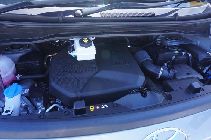 2023 Hyundai STARIA LOAD