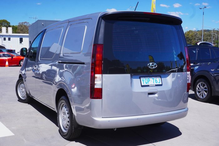 2023 Hyundai STARIA LOAD