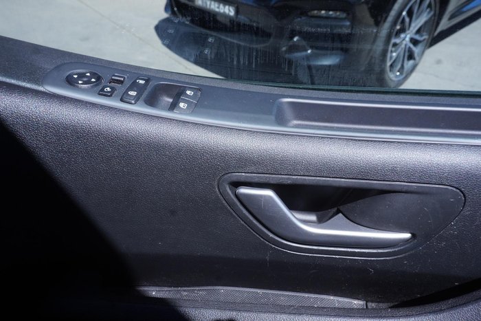 2023 Hyundai STARIA LOAD