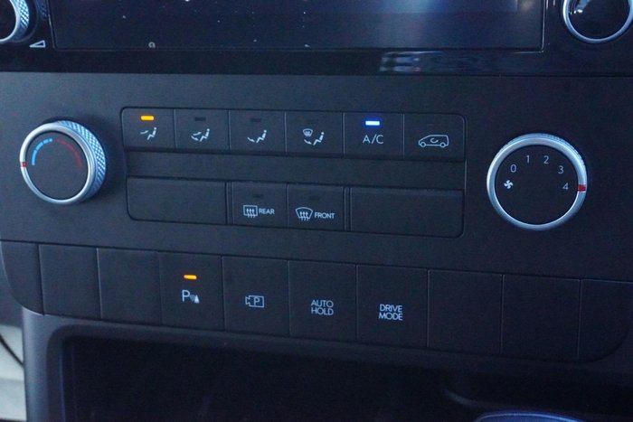 2023 Hyundai STARIA LOAD