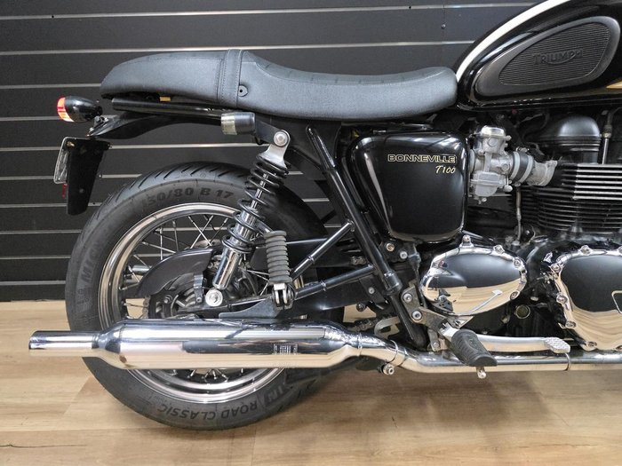 2010 TRIUMPH BONNEVILLE T100 White