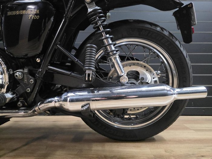 2010 TRIUMPH BONNEVILLE T100 White