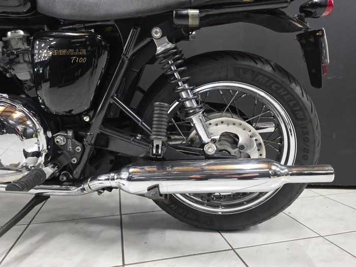 2010 TRIUMPH BONNEVILLE T100 White