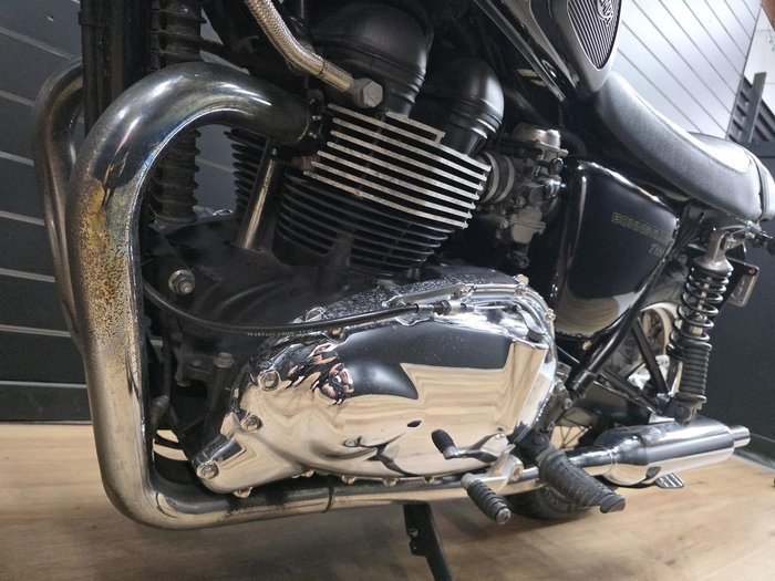 2010 TRIUMPH BONNEVILLE T100 White